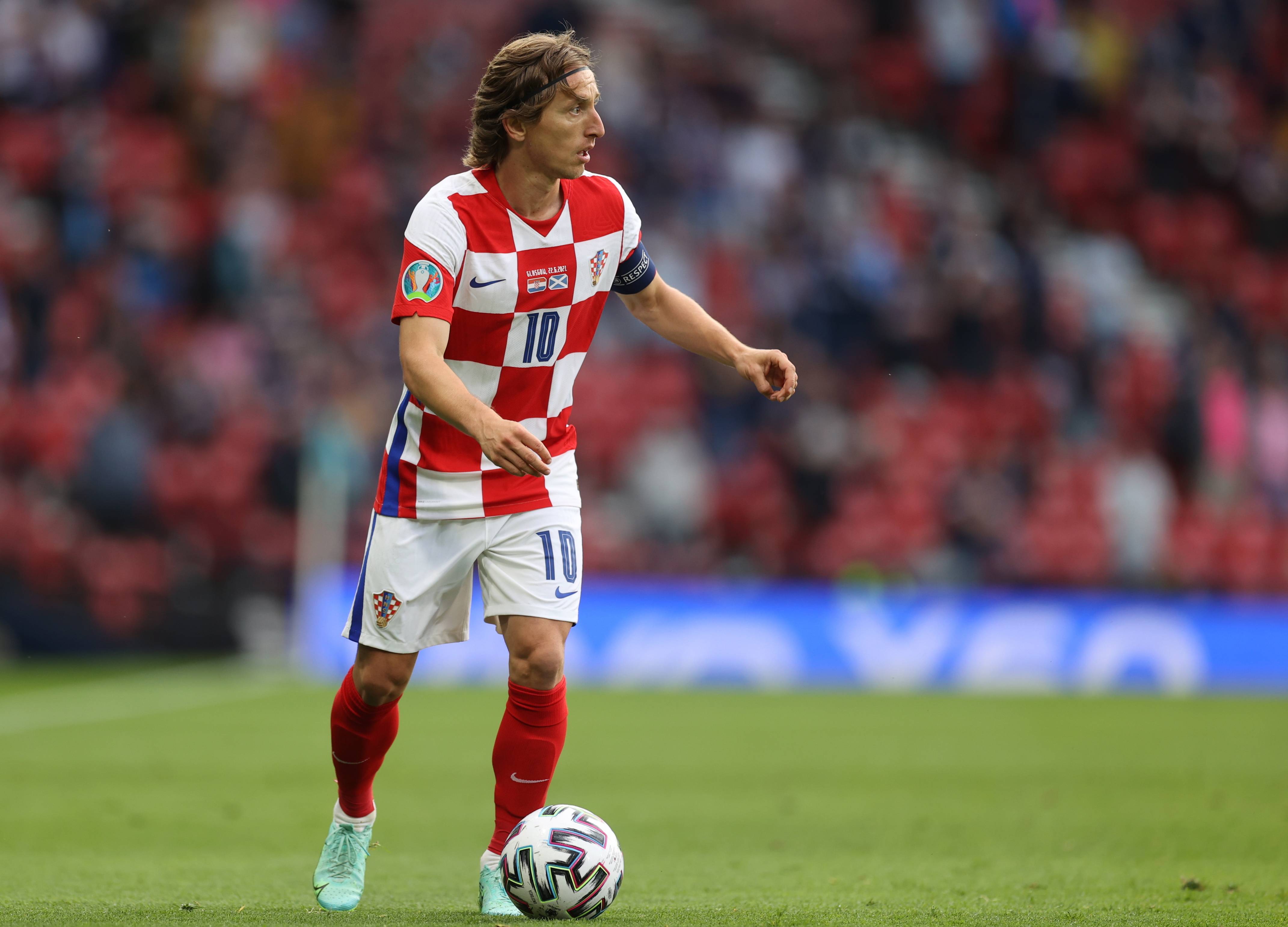 26个代言！孙颖莎再添新商务，人气成就双高，国乒招牌巨星